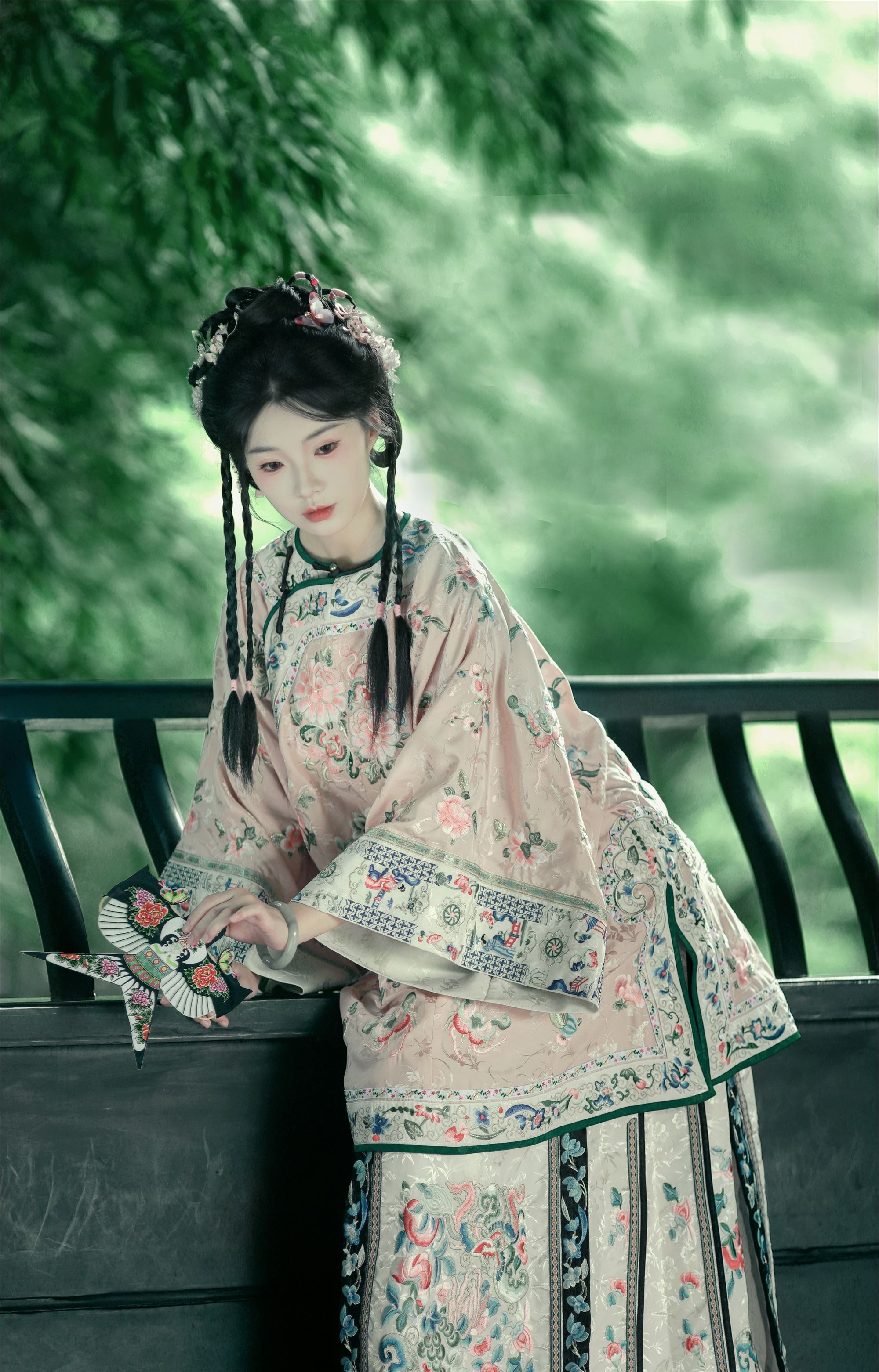 图片[8]-YITUYU艺图语期2025.01.27期盛夏期秋子梨-秀人网