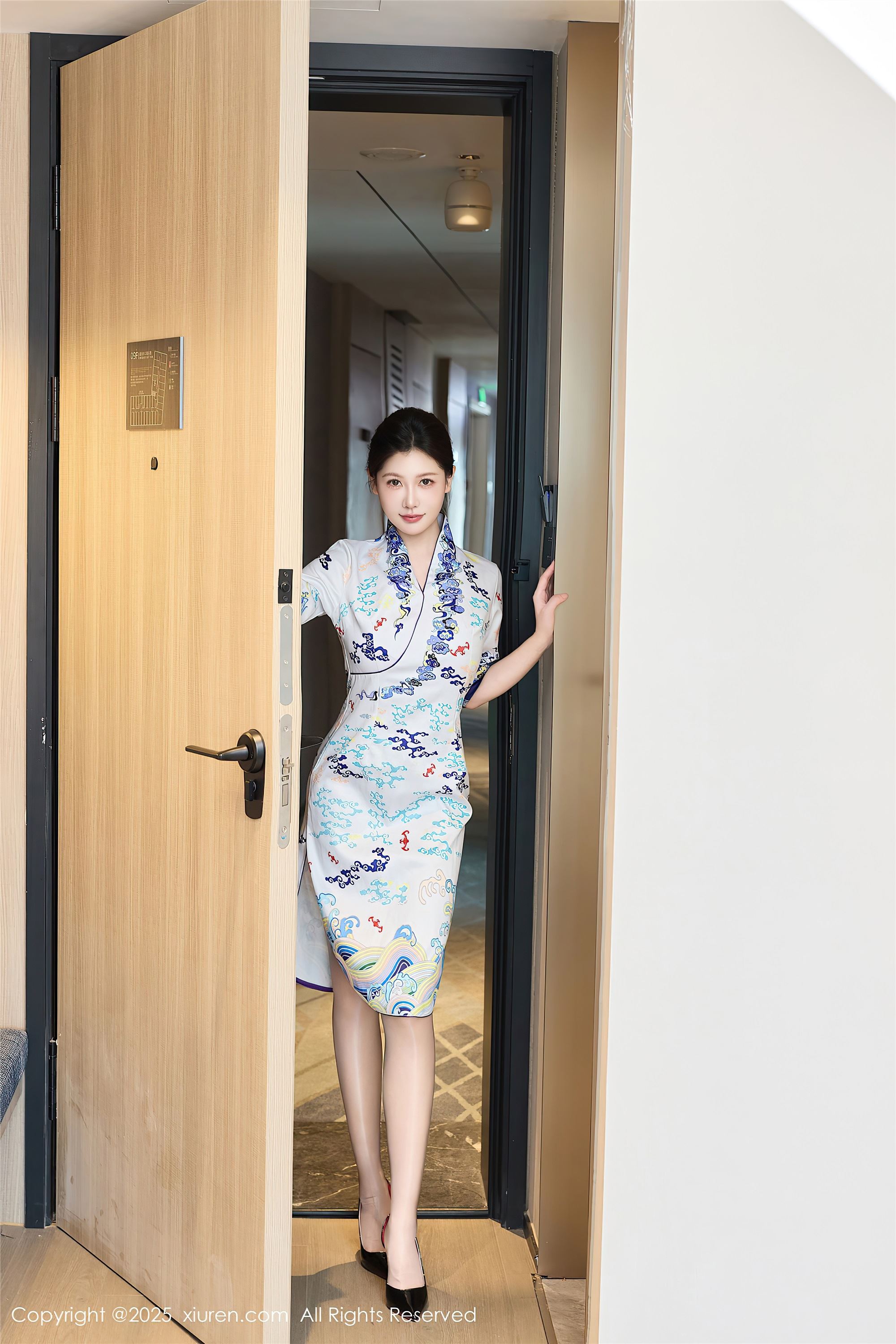 Xiuren秀人网期2025.08.15期N第10654期尹甜甜-套图网