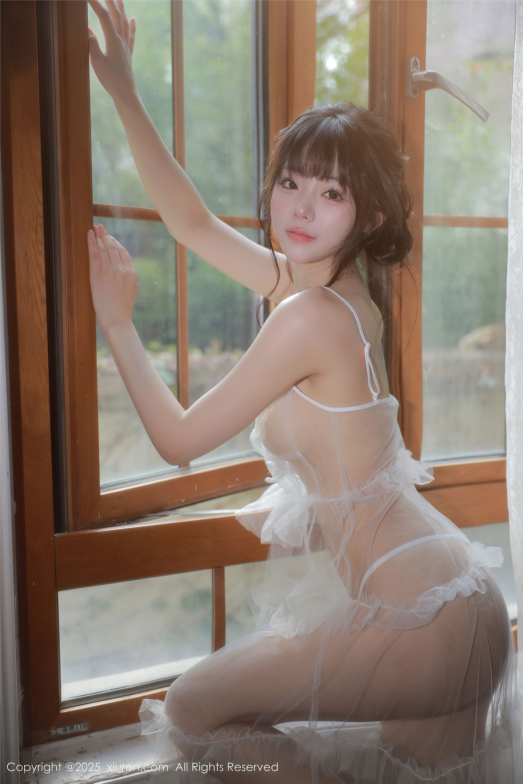 图片[2]-Xiuren秀人网期2025.09.24期N第10799期佘贝拉Bella-套图网