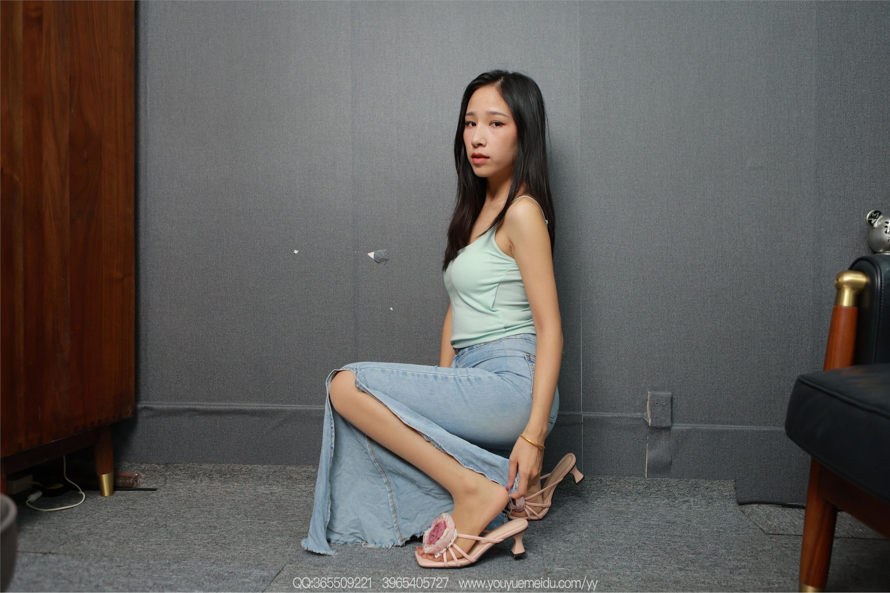 IESS异思趣向期期2025.09.01期丝享家期2146期美子《黑丝诱惑》-套图网