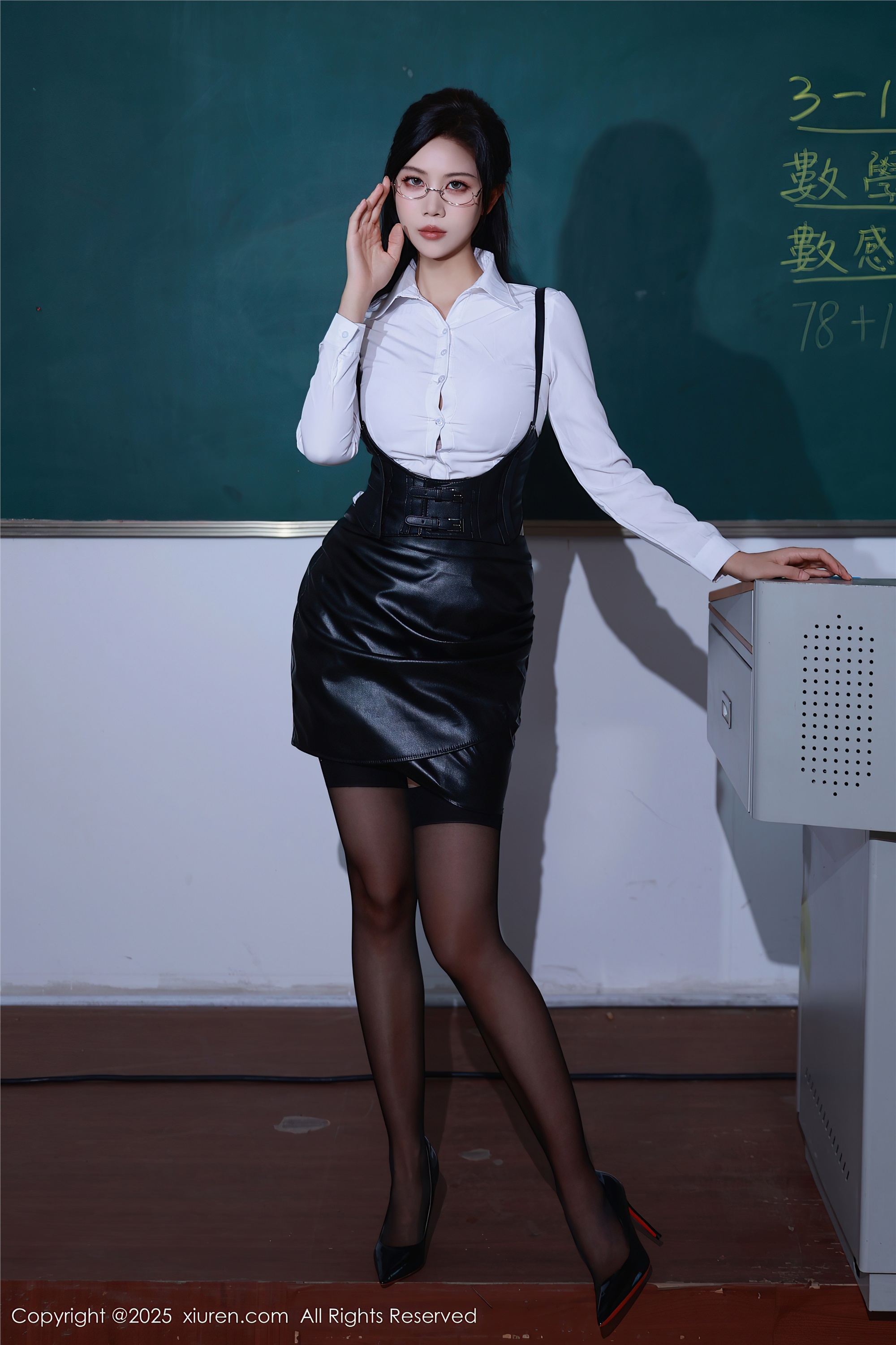 Xiuren秀人网期2025.10.10期N第10846期玫瑰我爱你-套图网