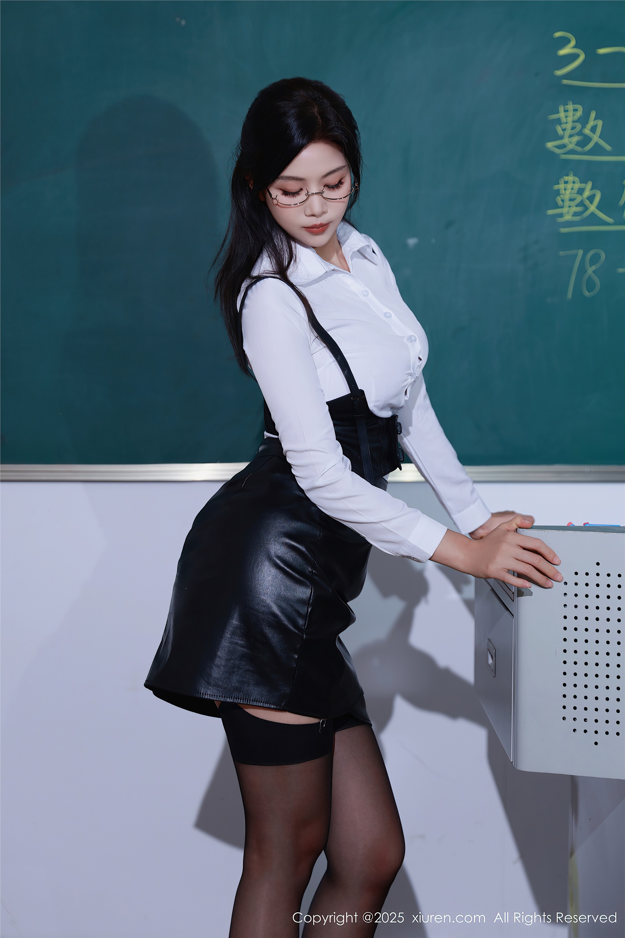 图片[4]-Xiuren秀人网期2025.10.10期N第10846期玫瑰我爱你-秀人网