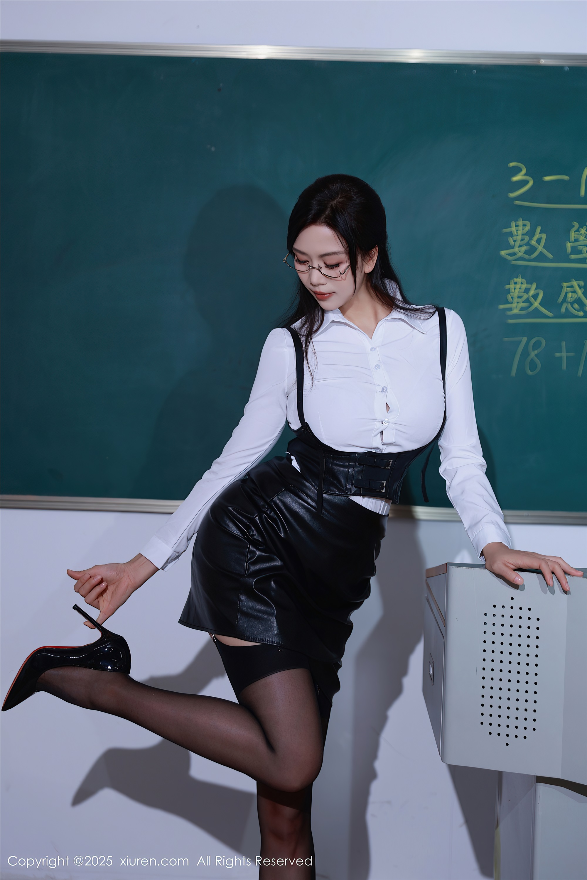 图片[6]-Xiuren秀人网期2025.10.10期N第10846期玫瑰我爱你-秀人网