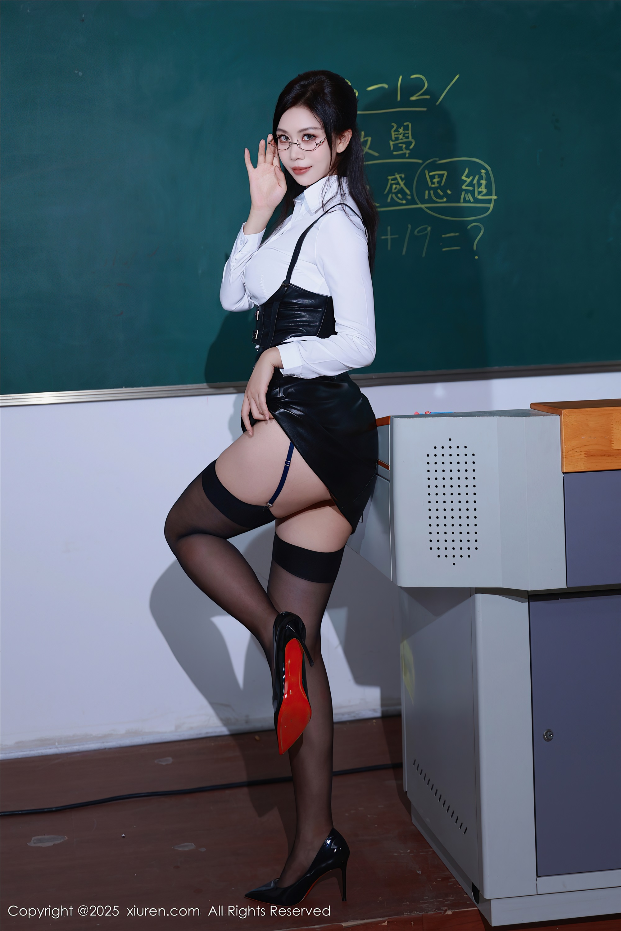 图片[9]-Xiuren秀人网期2025.10.10期N第10846期玫瑰我爱你-秀人网