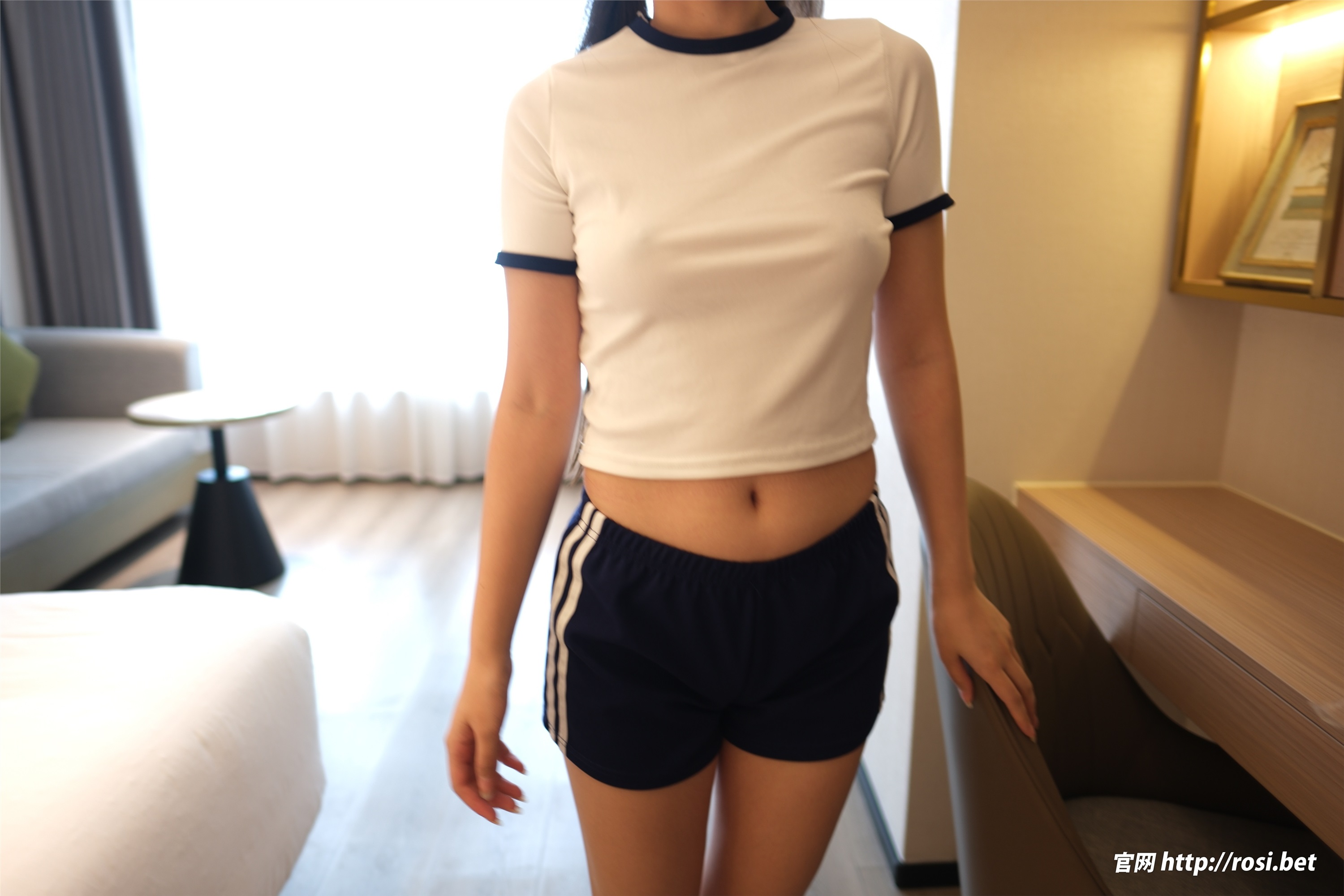 图片[2]-ROSI写真期2025.11.12期N第5091-秀人网