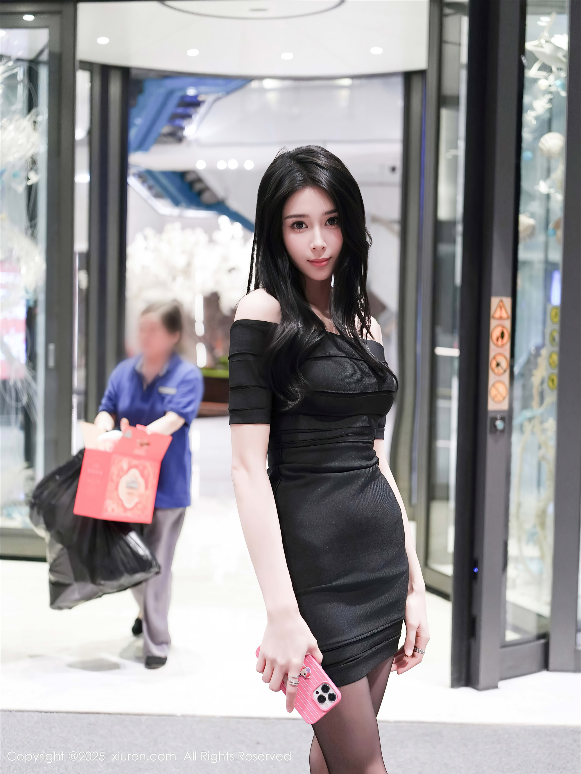 图片[3]-Xiuren秀人网期2025.11.04期N第10942期椰汁糯米姬-套图网