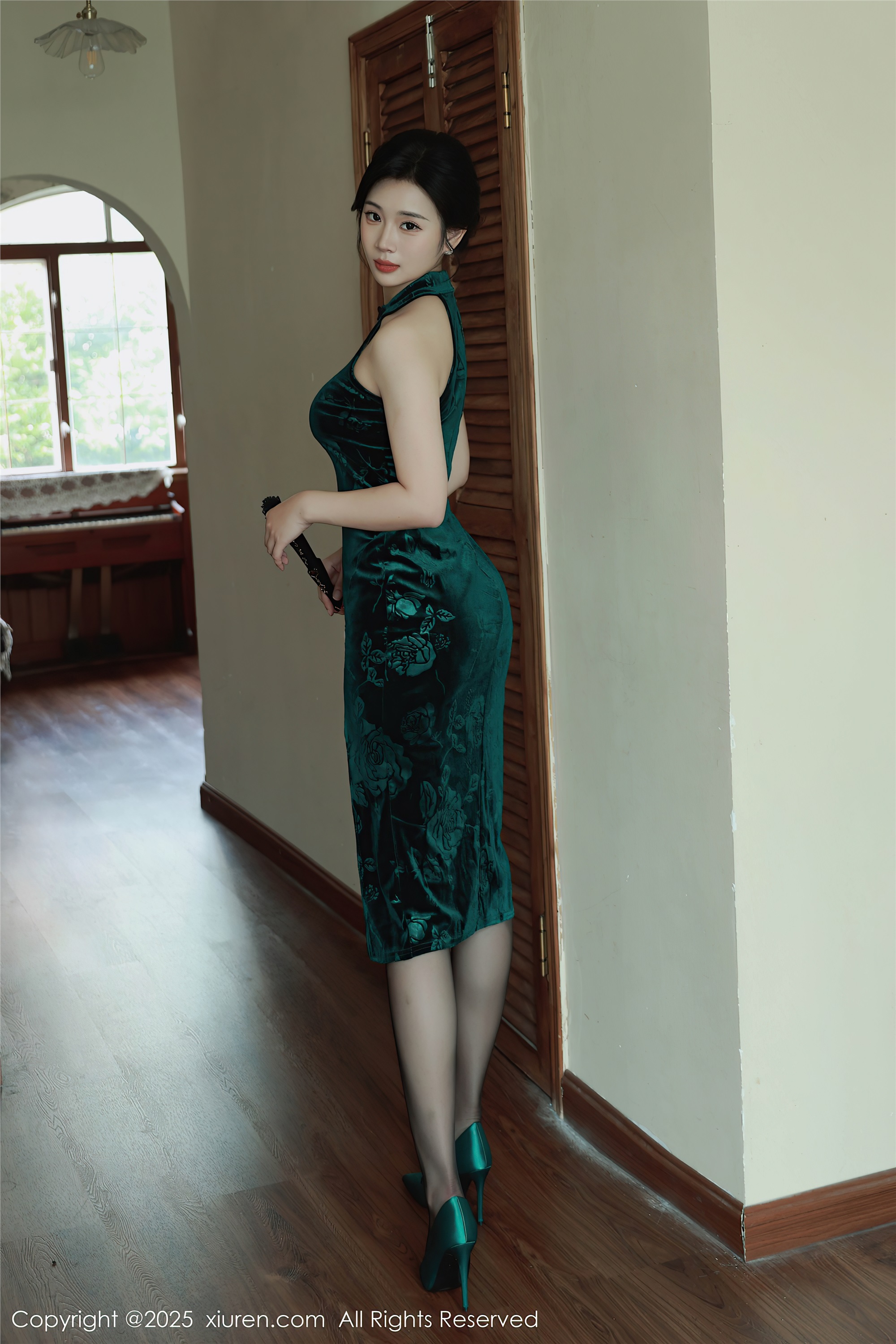 图片[3]-Xiuren秀人网期2025.11.07期N第10962期南乔-套图网