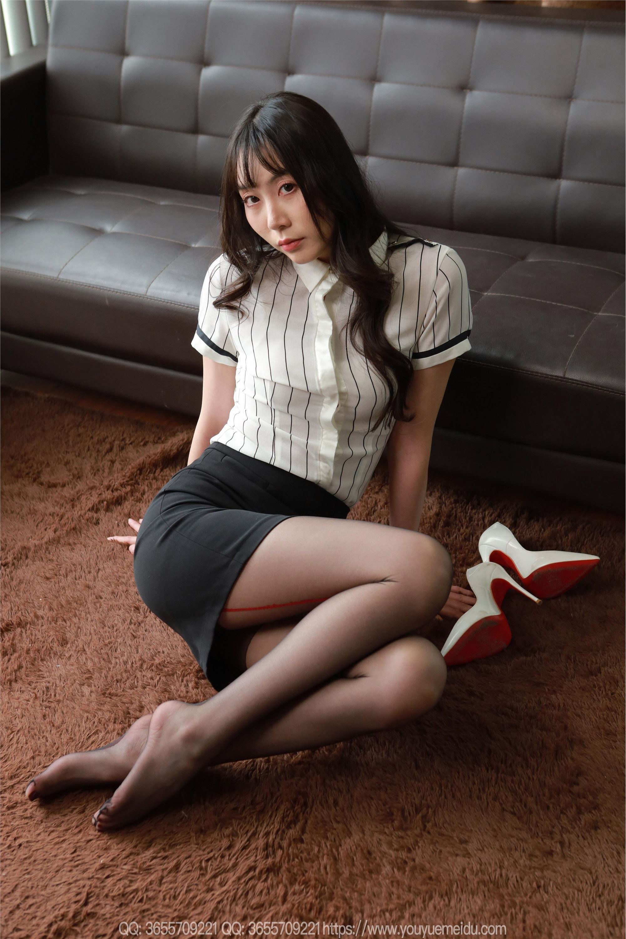 图片[4]-IESS异思趣向期期2025.04.18期丝享家期2031期团团《细腿黑丝》-秀人网