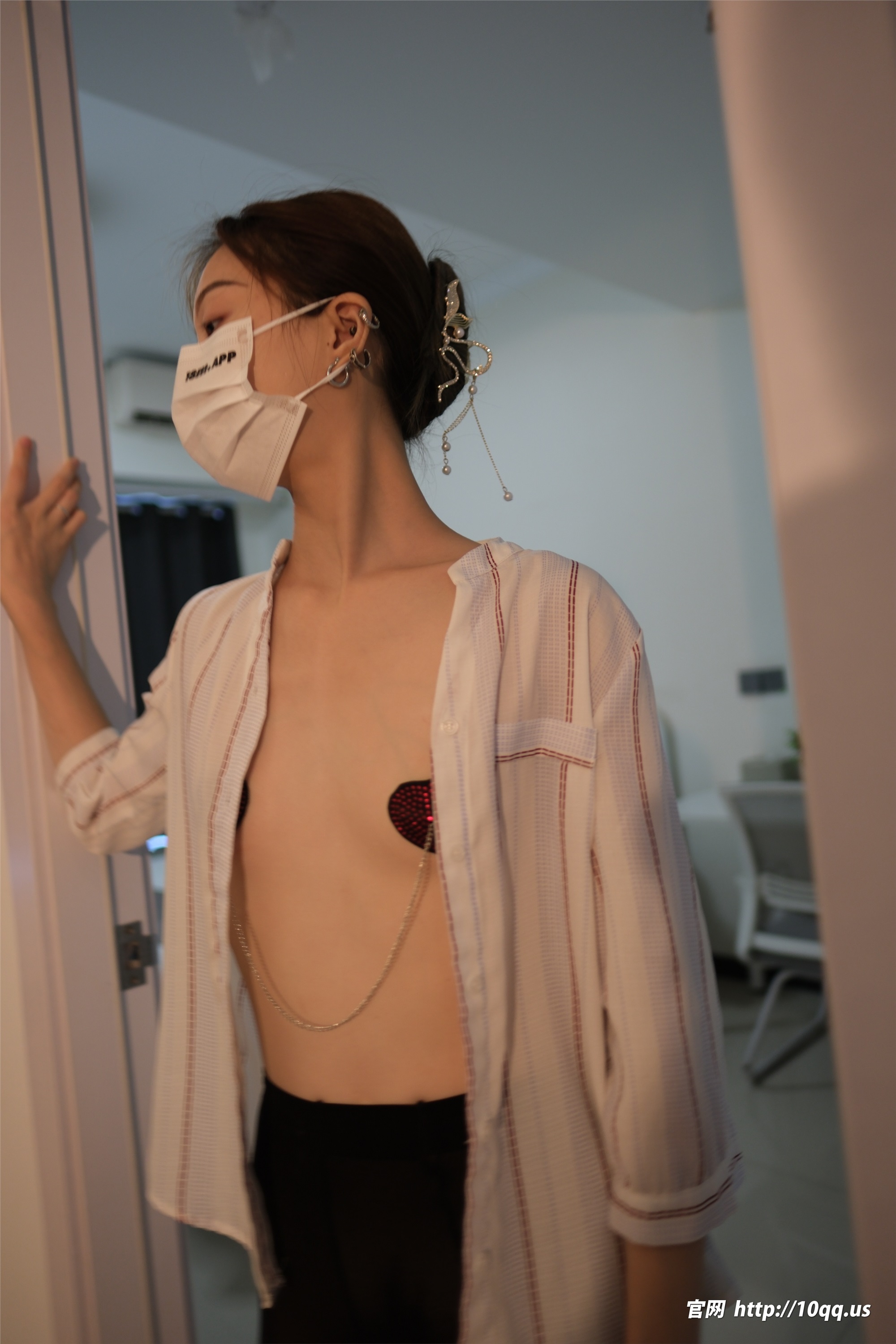 图片[4]-ROSI写真期口罩系列期2025.01.04期N第3128-秀人网