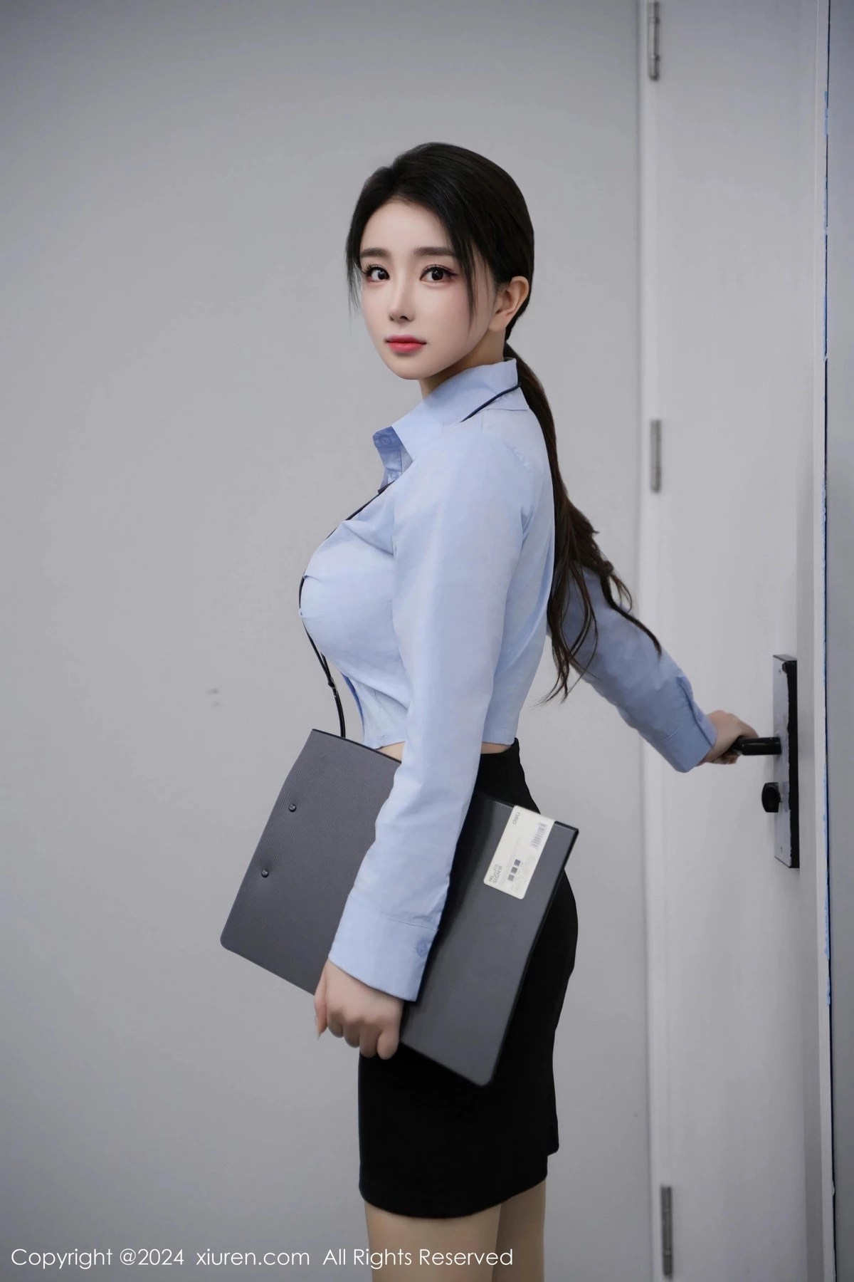 [XiuRen秀人网]第8220期雨儿酱写真-套图网