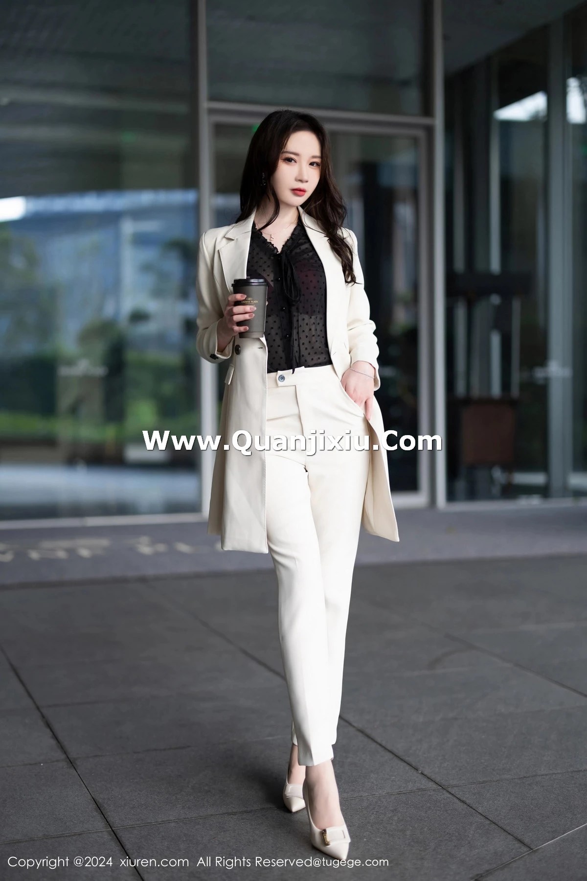 [XiuRen秀人网]第8354期梦心玥写真 photo 1-4