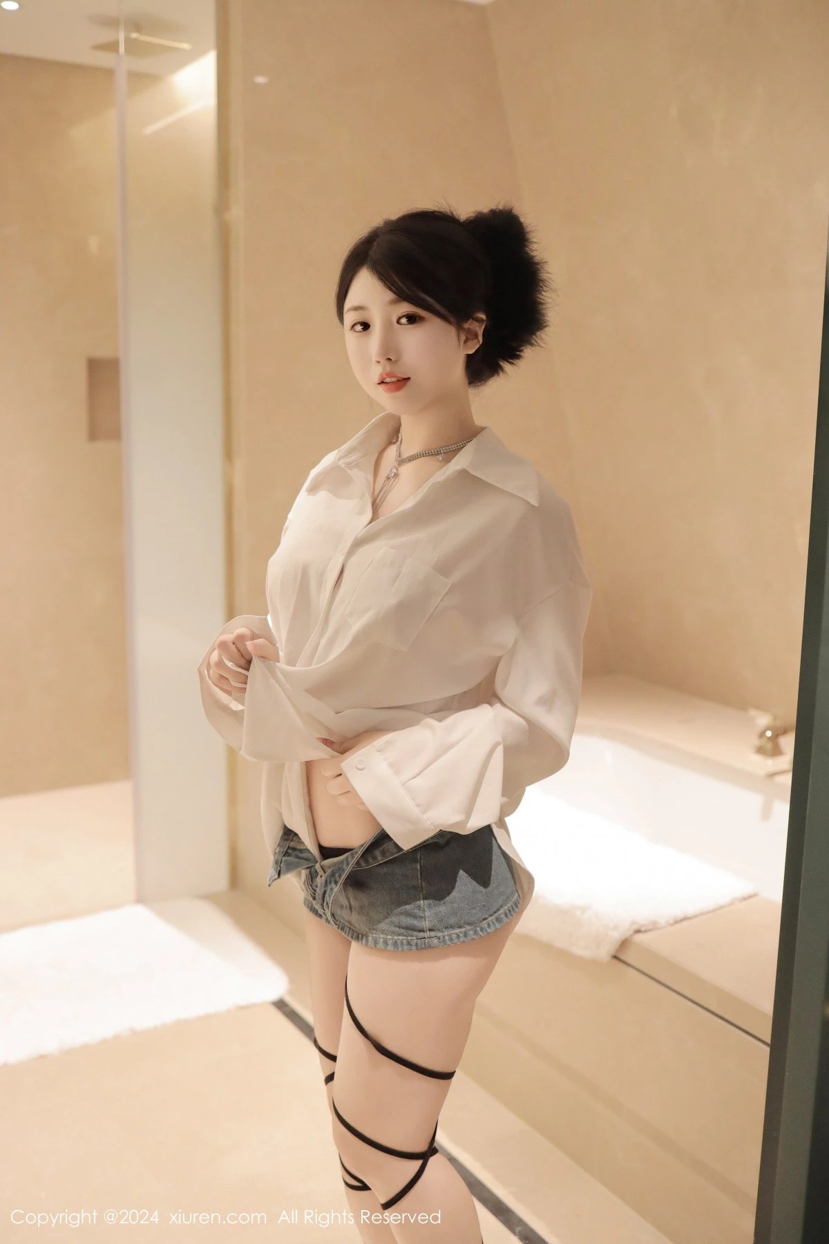 [XiuRen秀人网]第8400期陈小花写真 photo 1-2