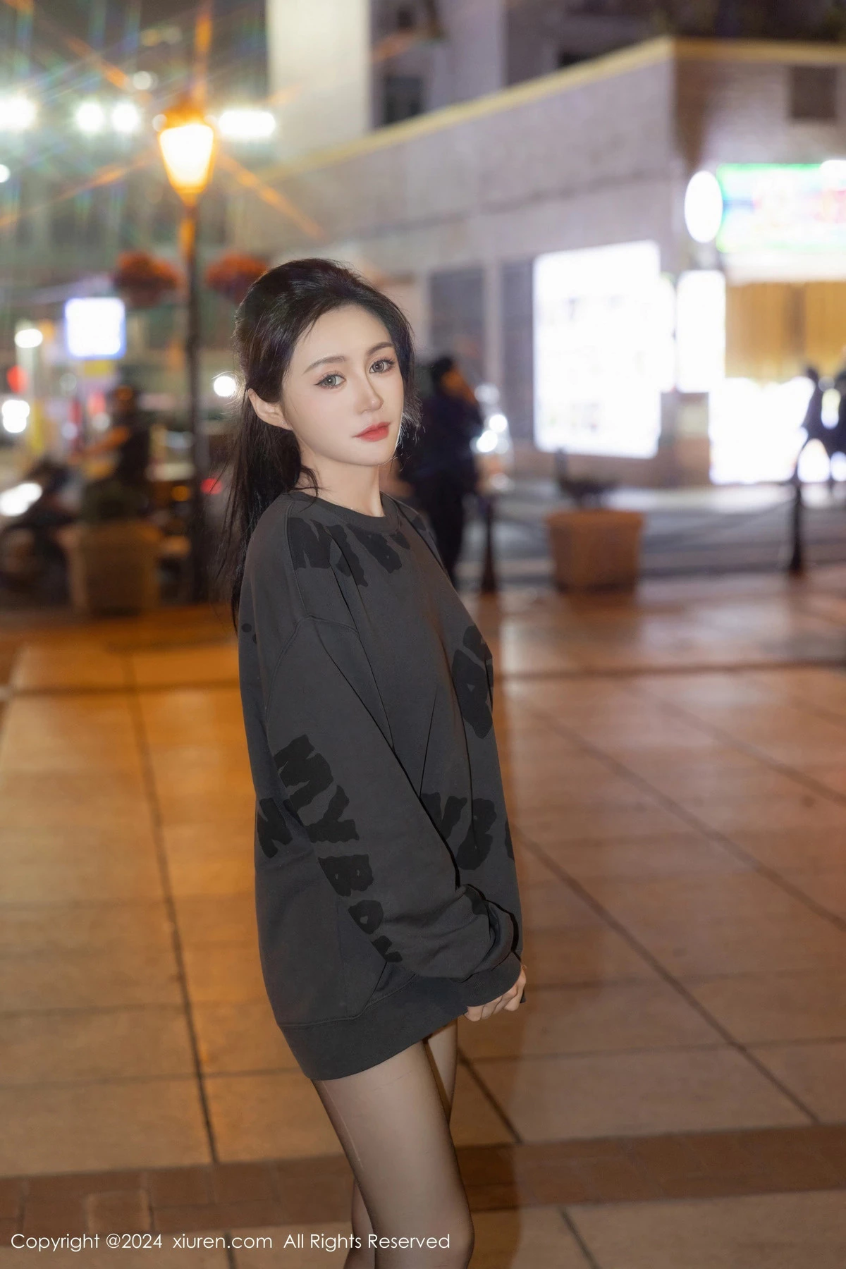 [XiuRen]高清写真图 2024.03.25 No.8285 林幼一 黑丝美腿-套图网