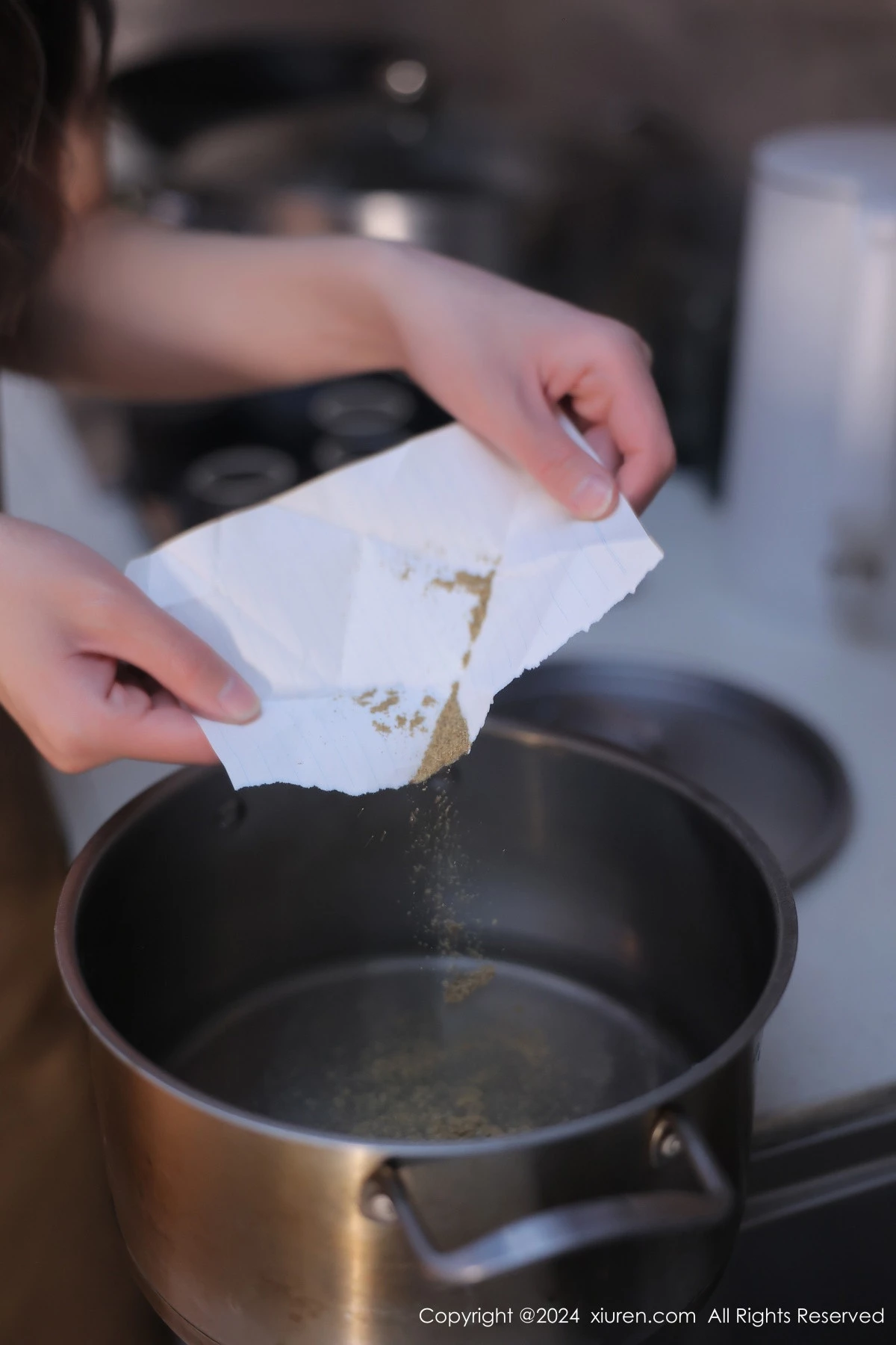   [XiuRen]高清写真图 2024.04.12 No.8388 桃妖夭 美腿丝袜第5张图片