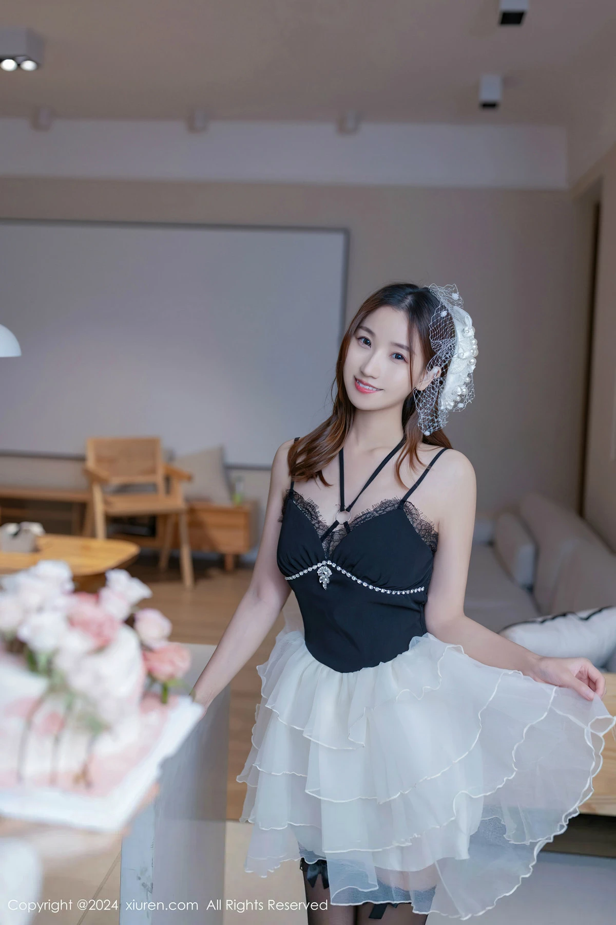 [XiuRen]高清写真图 2024.04.16 No.8398 杏子Yada 黑丝美腿-套图网