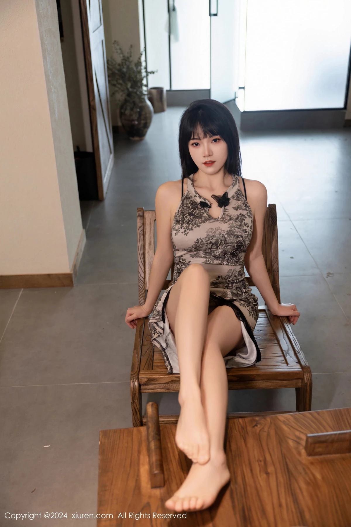 [XiuRen]高清写真图 2024.04.23 No.8434 唐安诺 性感美腿-套图网