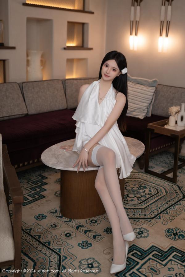 [XiuRen]高清写真图 2024.07.19 No.8890 幼幼 丝袜美腿-套图网