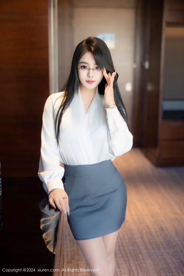 [XiuRen]高清写真图 2024.08.09 No.8989 麦田 丝袜美腿-套图网