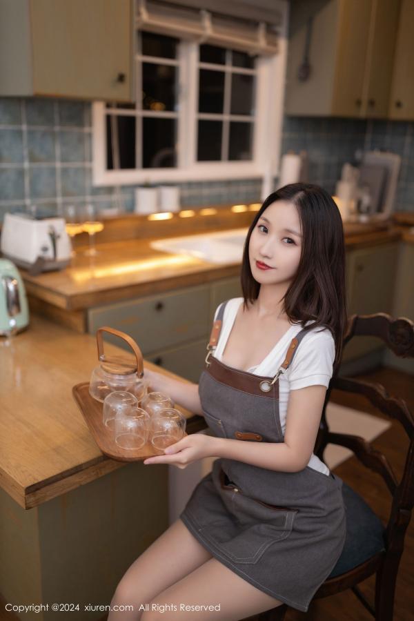 [XiuRen]高清写真图 2024.10.23 No.9335 杏子Yada 丝袜美腿-秀人网