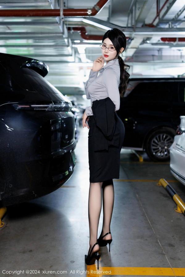   [XiuRen]高清写真图 2024.12.09 No.9567 南乔 OL美腿第7张图片