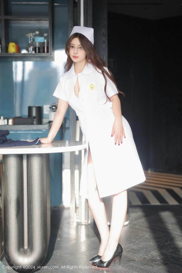   [XiuRen]高清写真图 2024.12.09 No.9570 蛋蛋宝 黑丝美臀第9张图片