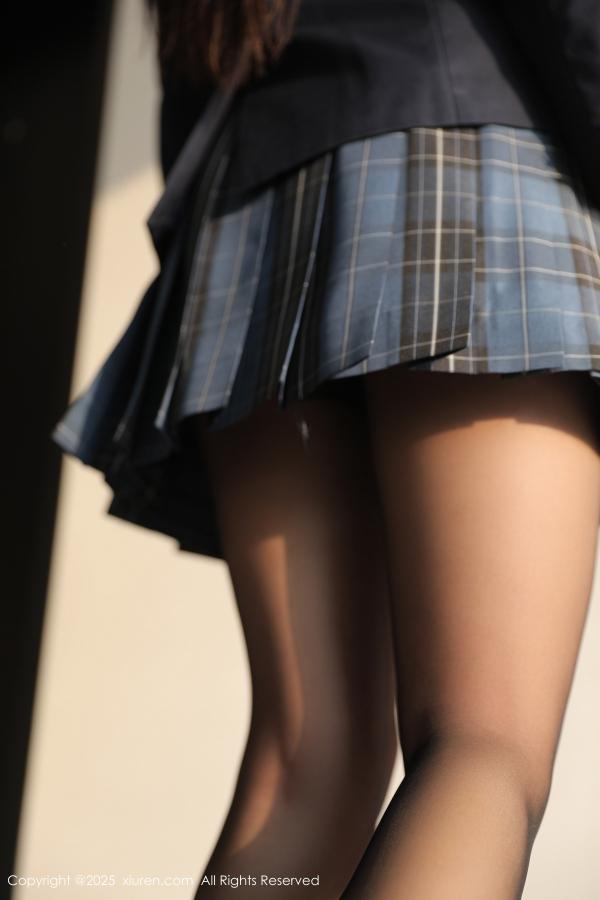   [XiuRen]高清写真图 2025.02.14 No.9888 Candy糖糖 黑丝美腿第3张图片