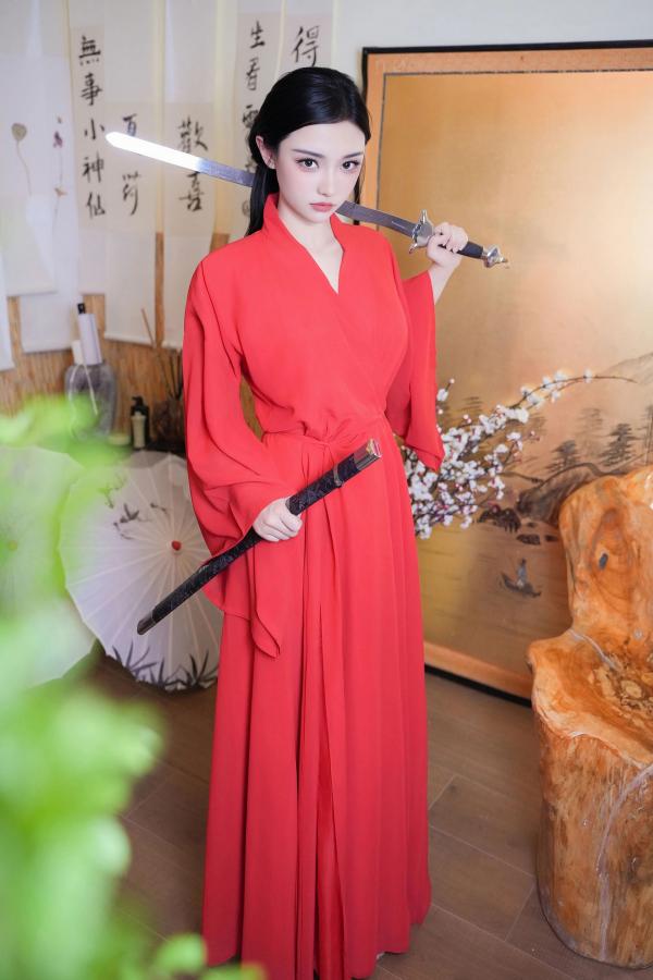   [XiuRen]高清写真图 2025.02.17 No.9890 妙可可Cheese 美腿丝袜第7张图片