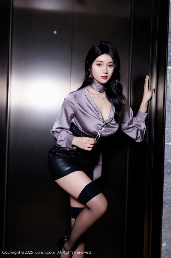   [XiuRen]高清写真图 2025.02.19 No.9904 南乔 黑丝美腿第3张图片