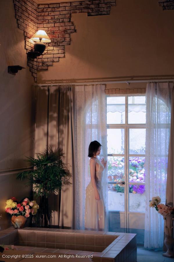   [XiuRen]高清写真图 2025.02.21 No.9920 小橘子orange 薄透连衣裙第6张图片