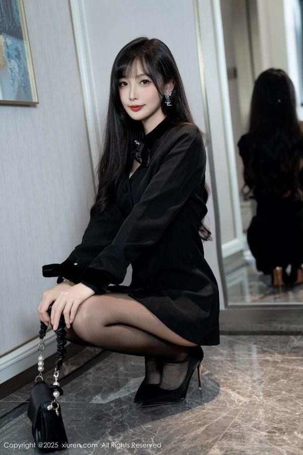   [XiuRen]高清写真图 2025.02.21 No.9918 樱桃小阑子 黑丝美腿第10张图片