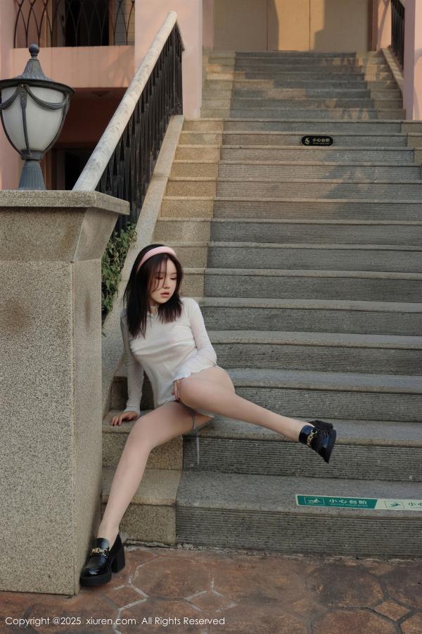   [XiuRen]高清写真图 2025.02.21 No.9923 小薯条nienie 美乳性感第7张图片