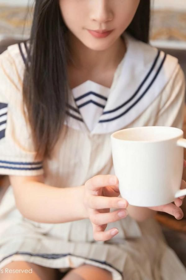   [XiuRen]高清写真图 2025.02.27 No.9942 刘婷婷 丝袜美腿第6张图片