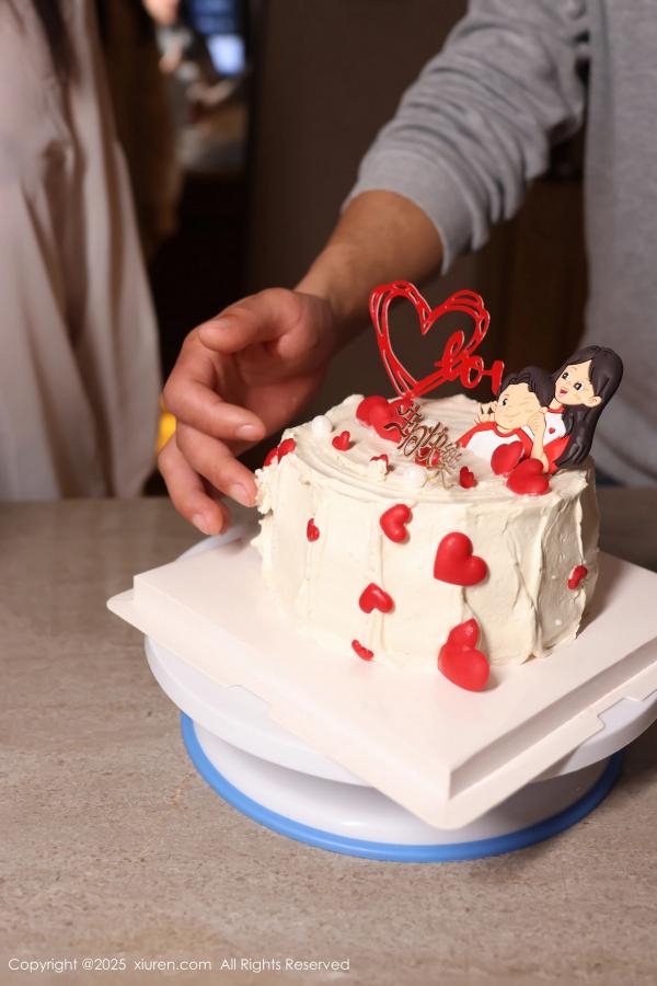   [XiuRen]高清写真图 2025.03.07 No.9983 小薯条nienie 美腿黑丝第6张图片