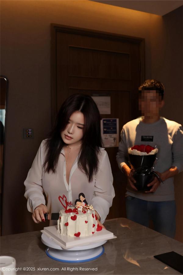   [XiuRen]高清写真图 2025.03.07 No.9983 小薯条nienie 美腿黑丝第7张图片