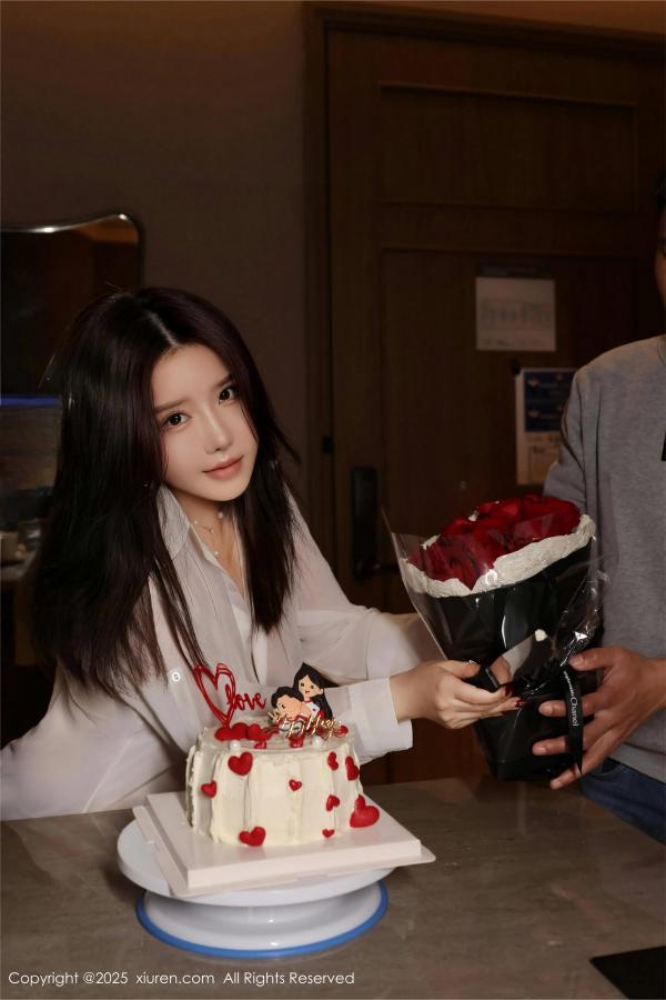   [XiuRen]高清写真图 2025.03.07 No.9983 小薯条nienie 美腿黑丝第8张图片