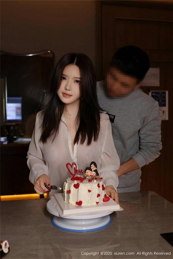   [XiuRen]高清写真图 2025.03.07 No.9983 小薯条nienie 美腿黑丝第9张图片