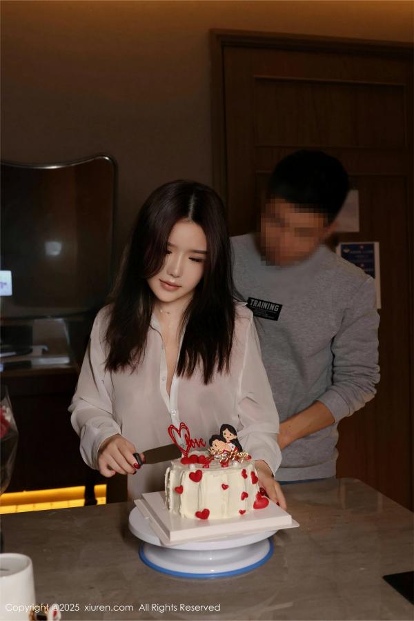   [XiuRen]高清写真图 2025.03.07 No.9983 小薯条nienie 美腿黑丝第10张图片