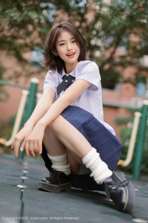   [XiuRen]高清写真图 2025.03.07 No.9985 小橘子orange 美腿性感第2张图片