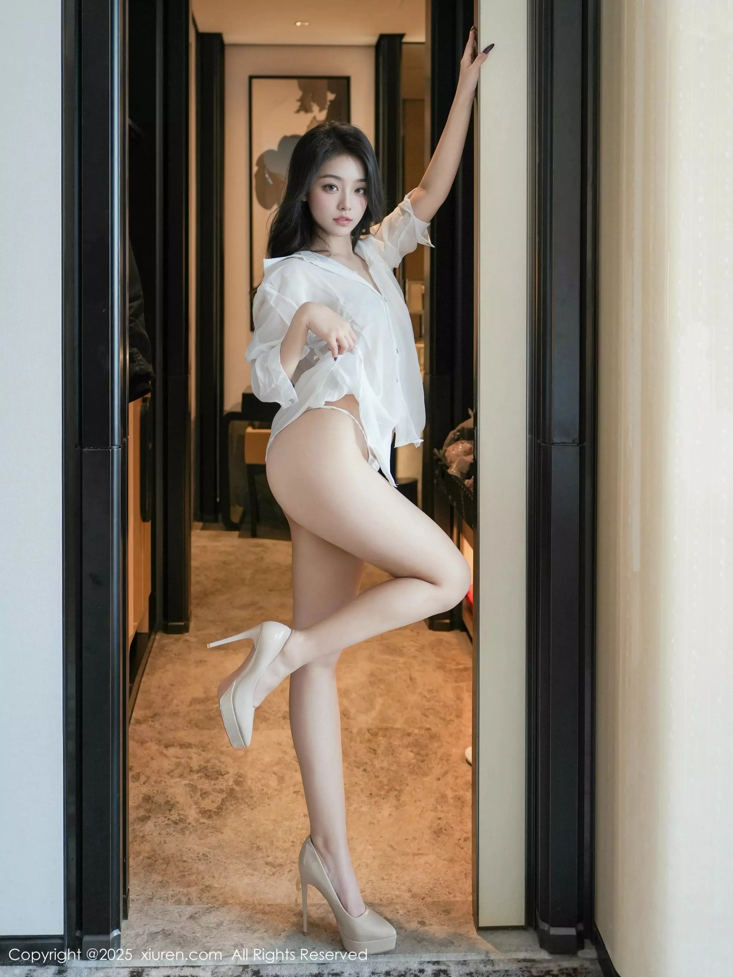   [XiuRen]高清写真图 2025.03.17 No.10025 白琮瑗 美臀性感第10张图片