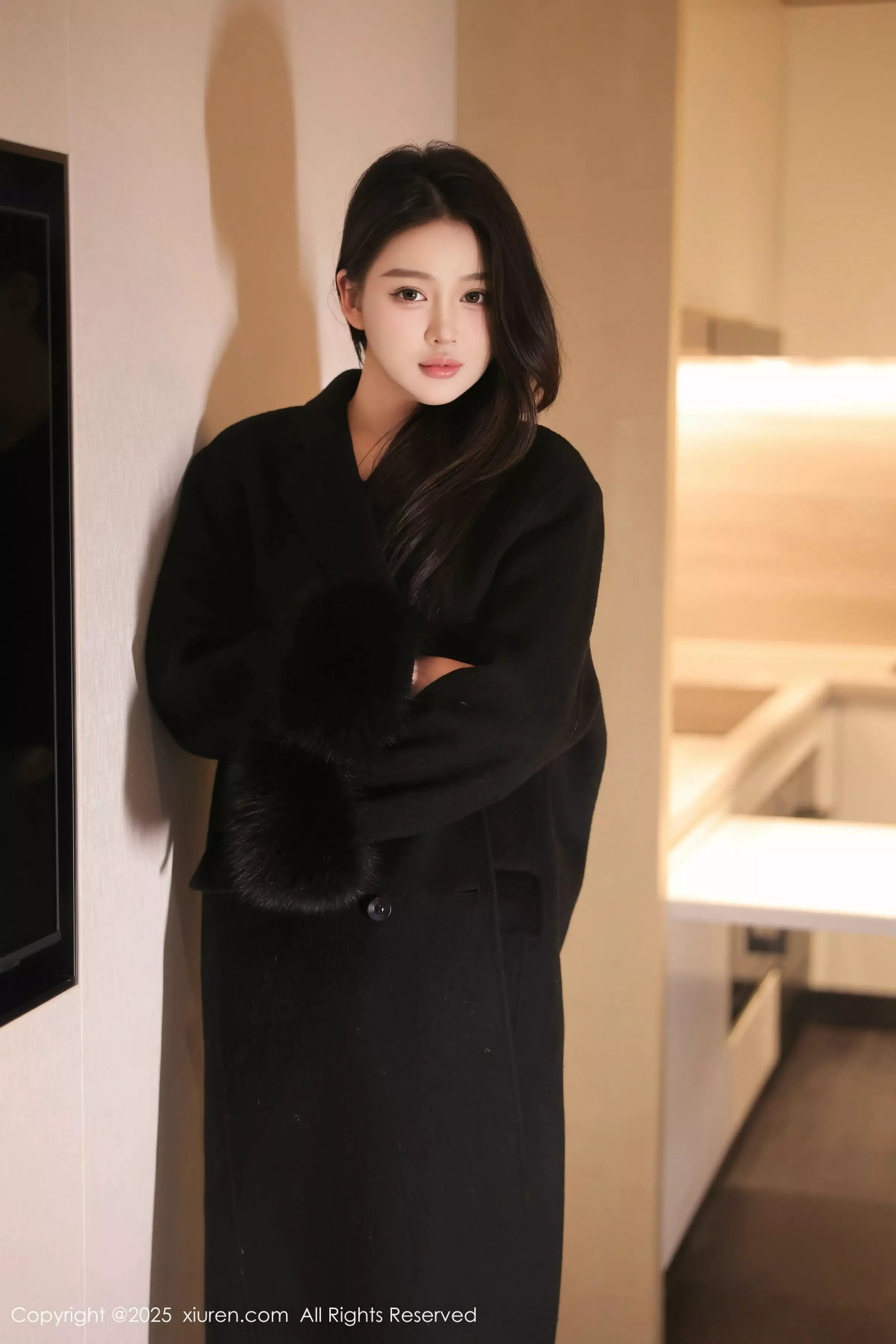 [XiuRen]高清写真图 2025.03.21 No.10050 温妮 黑丝美臀-套图网