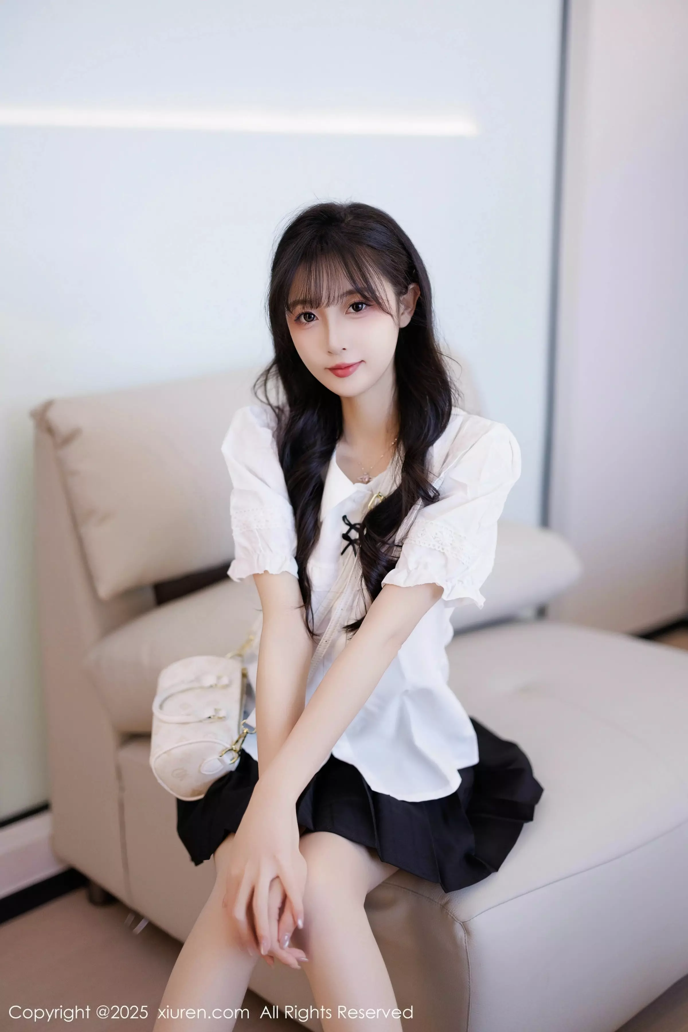   [XiuRen]高清写真图 2025.03.25 No.10067 樱桃小阑子 西安旅拍第5张图片