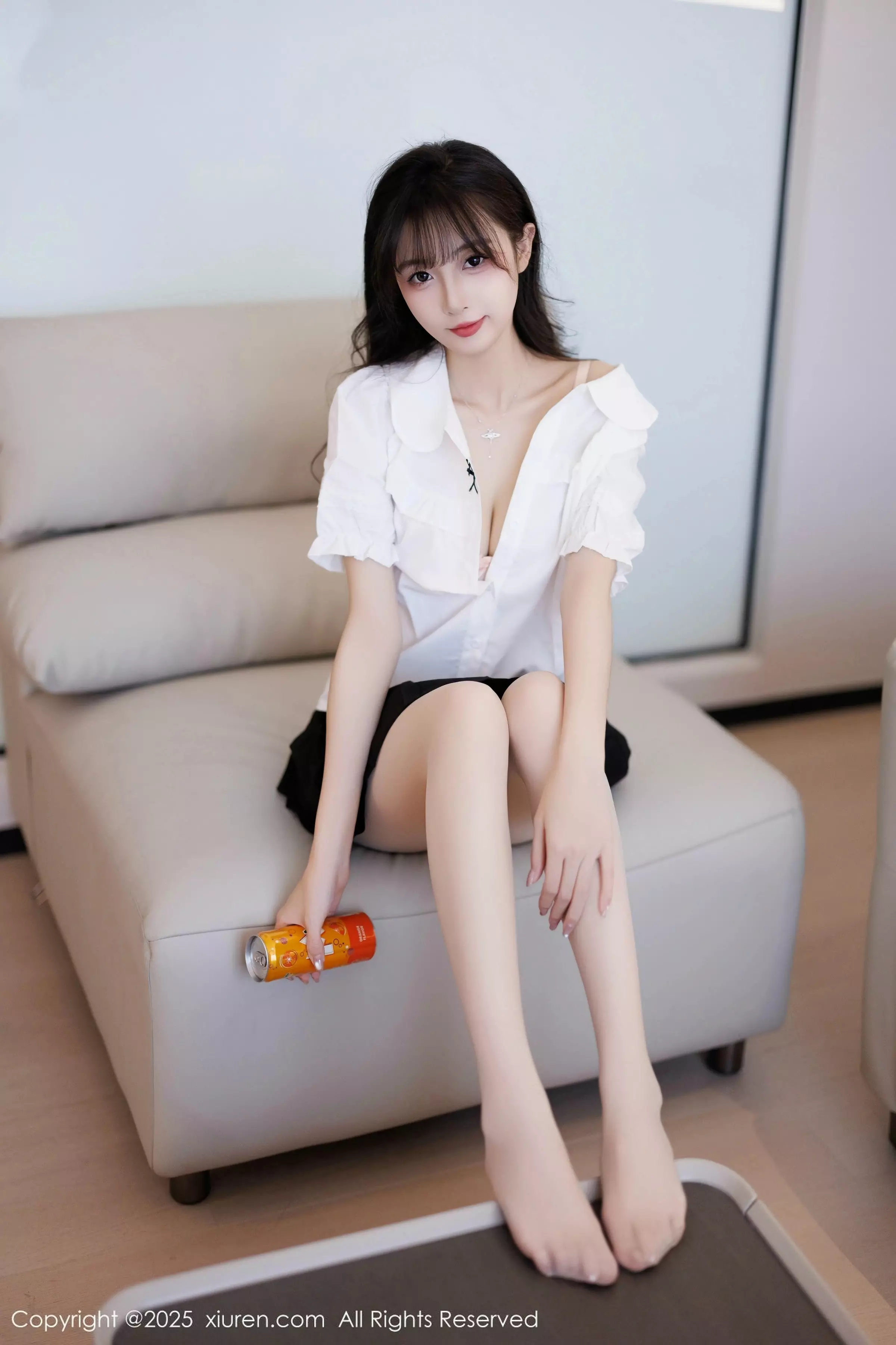   [XiuRen]高清写真图 2025.03.25 No.10067 樱桃小阑子 西安旅拍第10张图片