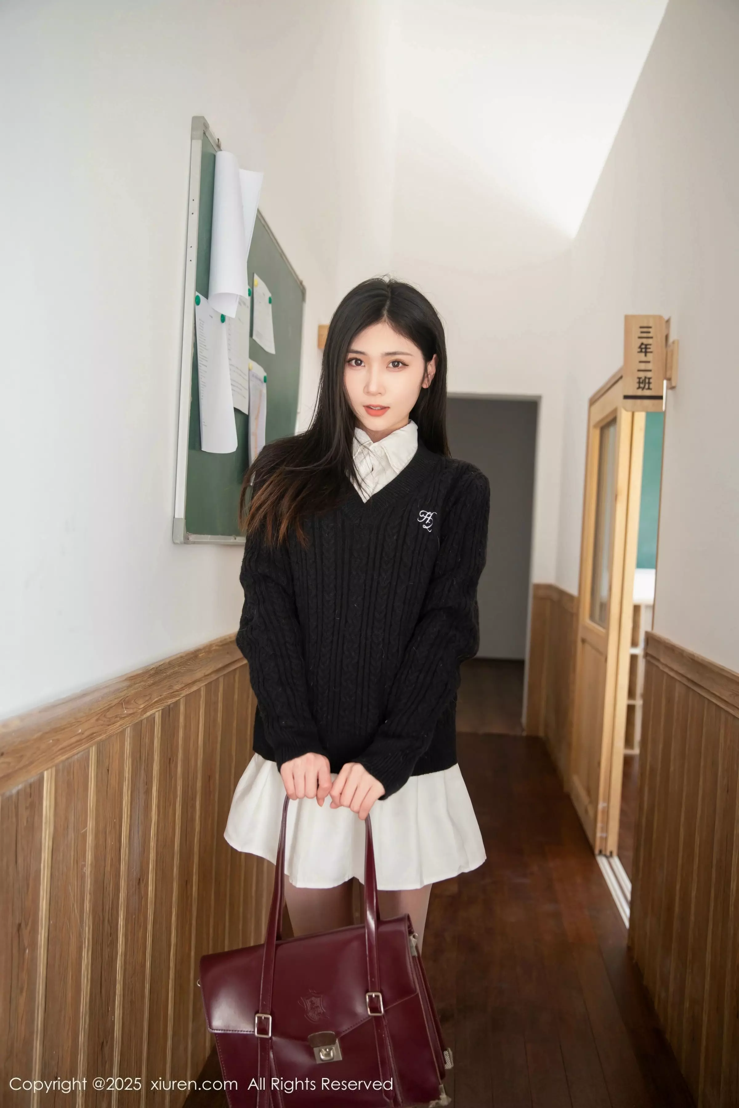 [XiuRen]高清写真图 2025.03.27 No.10078 刘婷婷 白色丝袜-秀人网