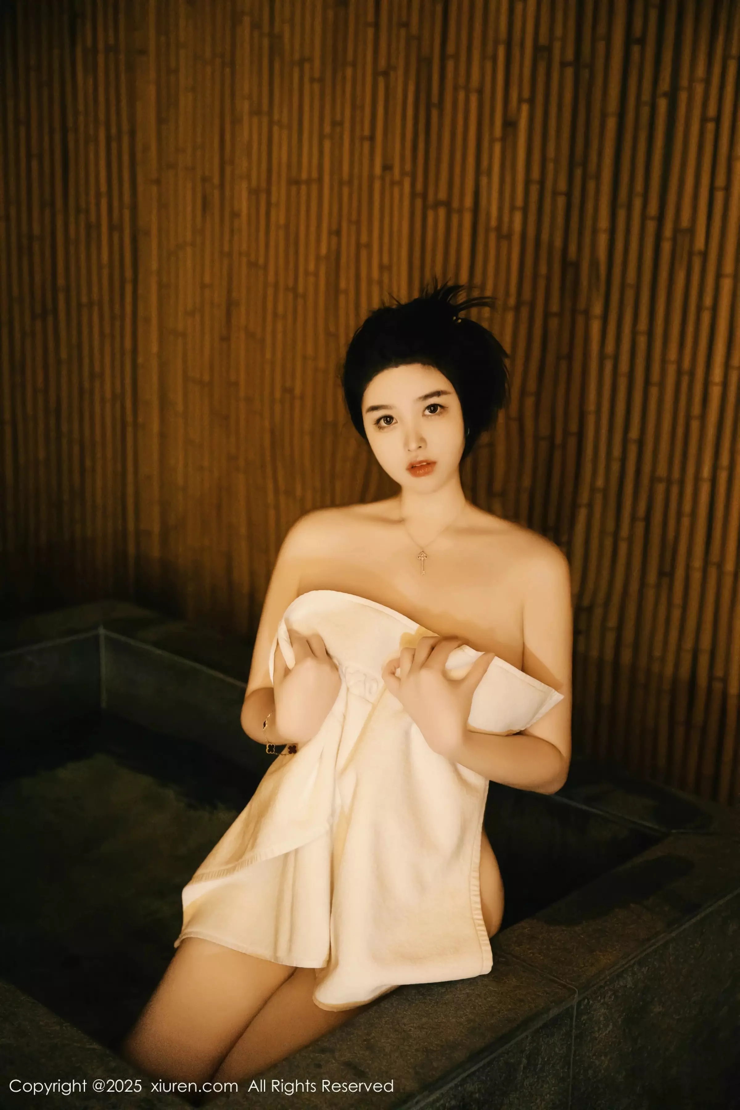   [XiuRen]高清写真图 2025.03.31 No.10091 林若凡F 白色浴巾第8张图片