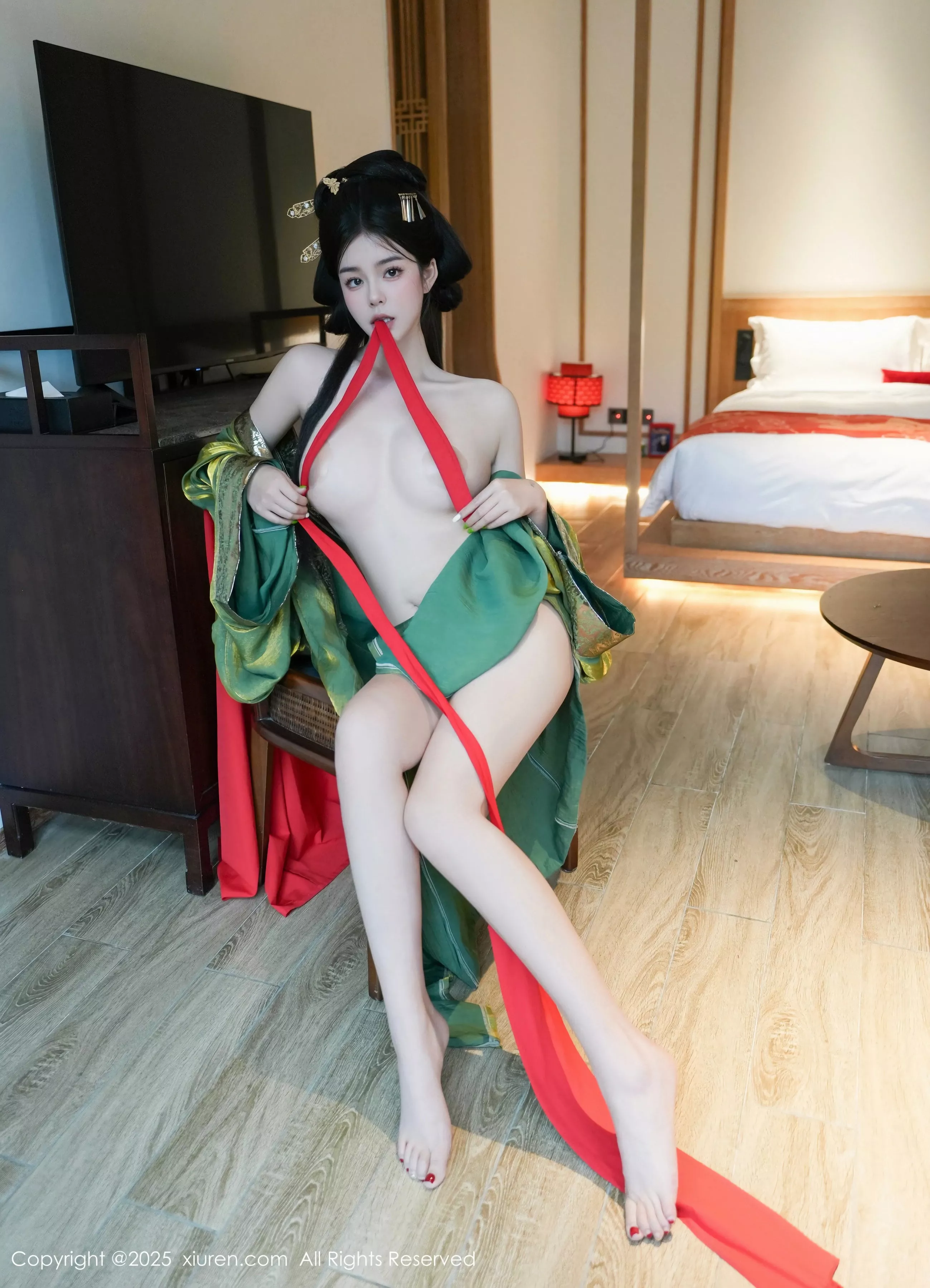 [XiuRen]高清写真图 2025.04.09 No.10126 雪糕CiCi 性感古风-套图网