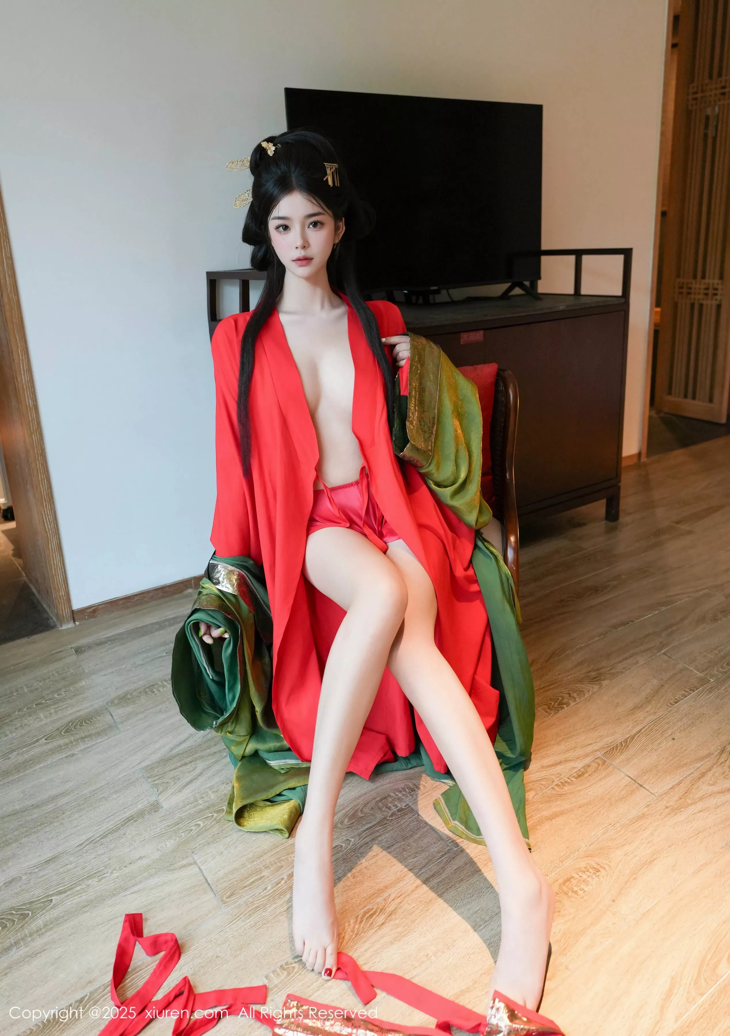   [XiuRen]高清写真图 2025.04.09 No.10126 雪糕CiCi 性感古风第4张图片