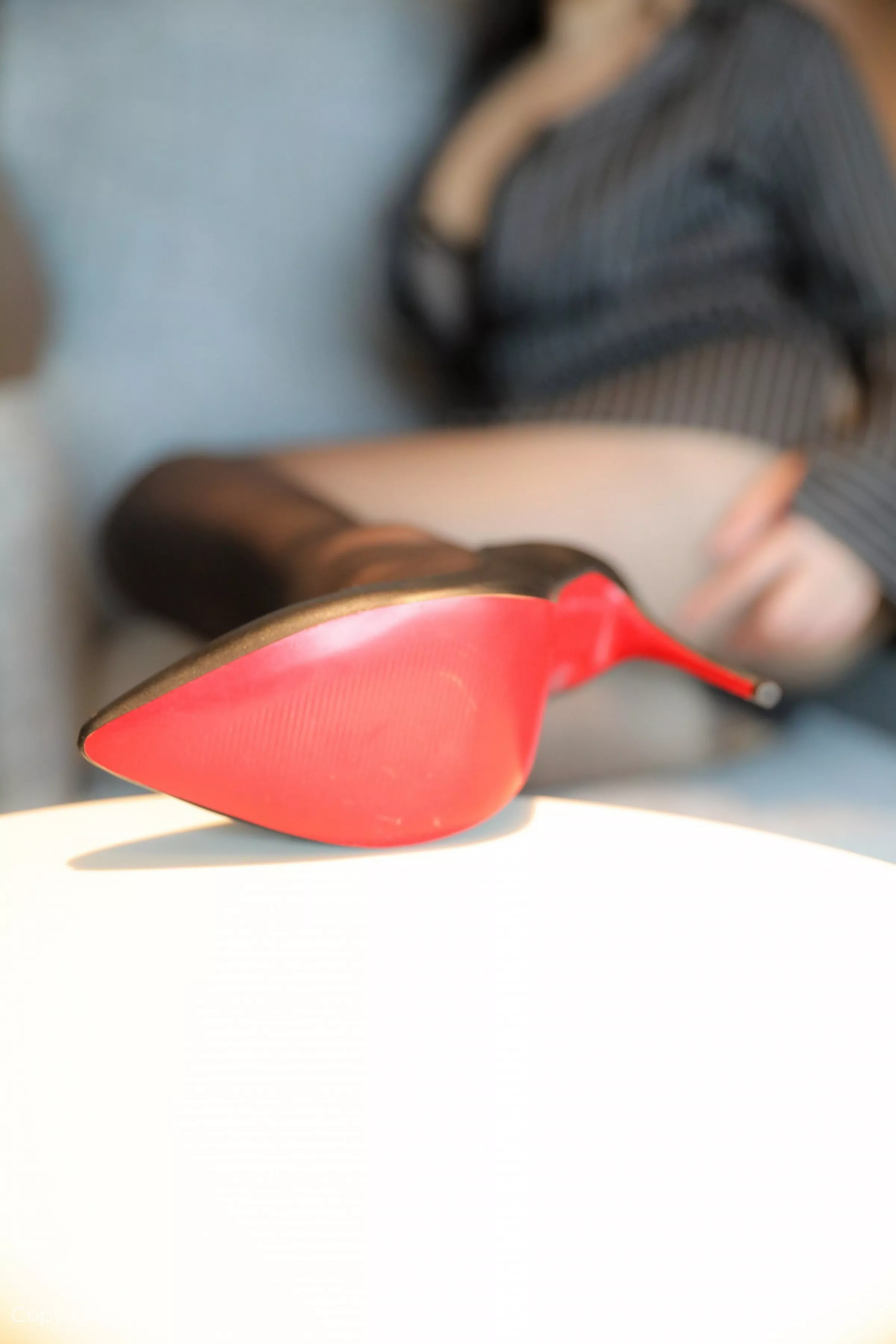   [XiuRen]高清写真图 2025.04.24 No.10191 萱静 黑色衬衫第9张图片