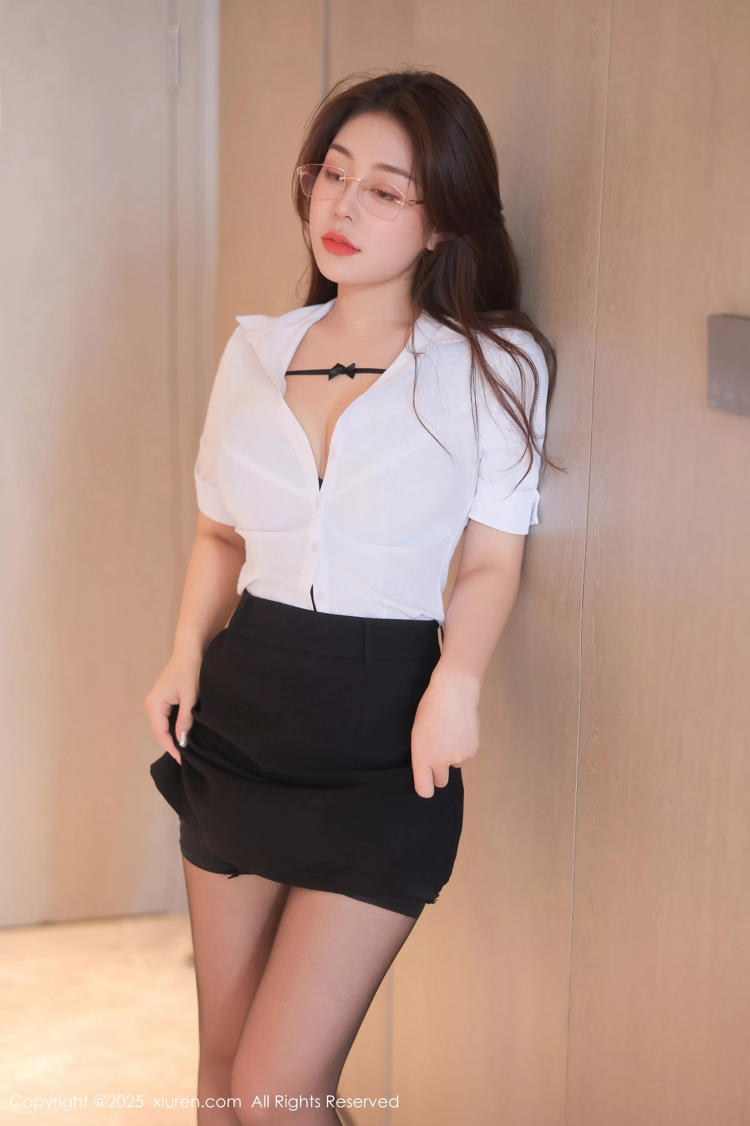   [XiuRen]高清写真图 2025.04.27 No.10204 云璎珞 白色OL第6张图片