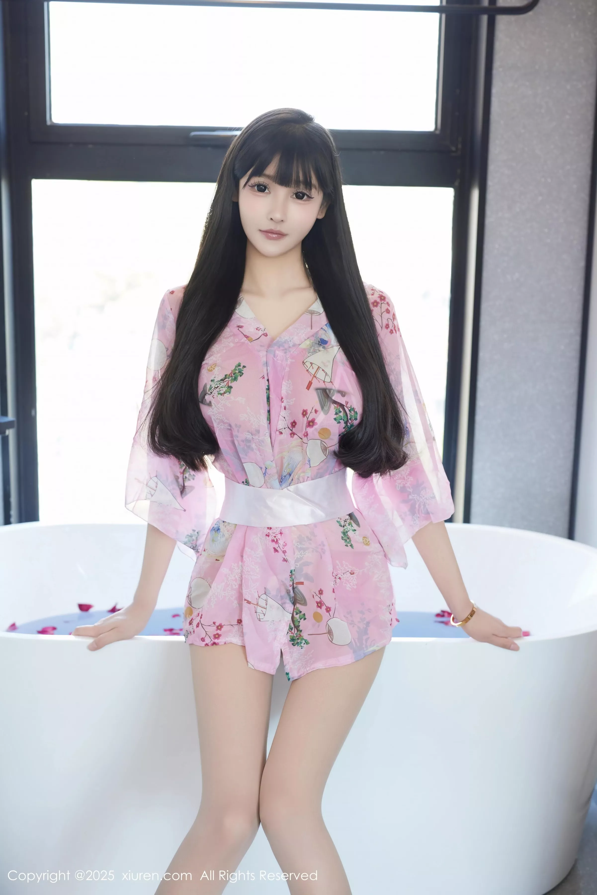   [XiuRen]高清写真图 2025.04.27 No.10206 智恩baby 魅惑肉丝第6张图片