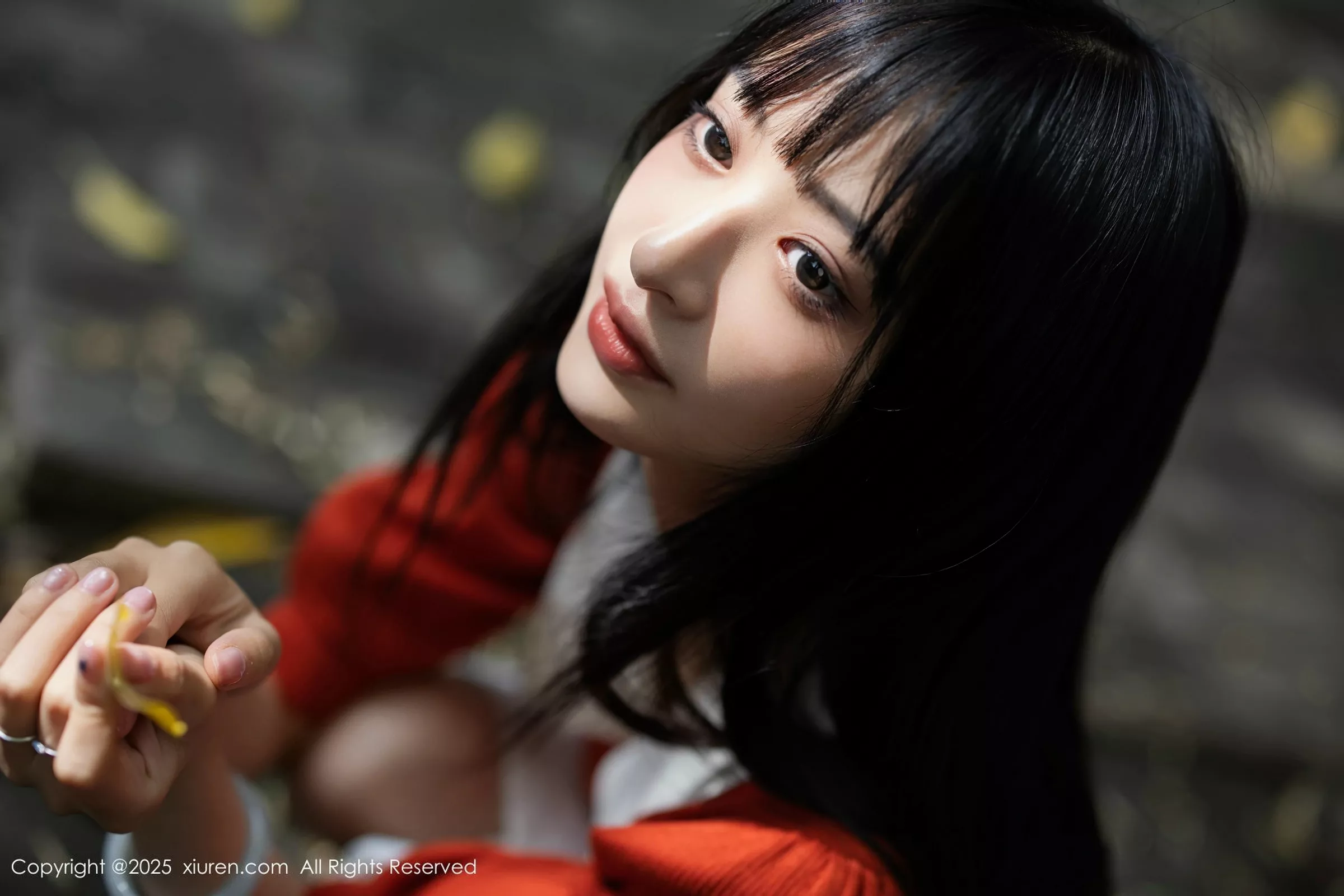   [XiuRen]高清写真图 2025.05.08 No.10247 茂木希子 橙色T恤第8张图片